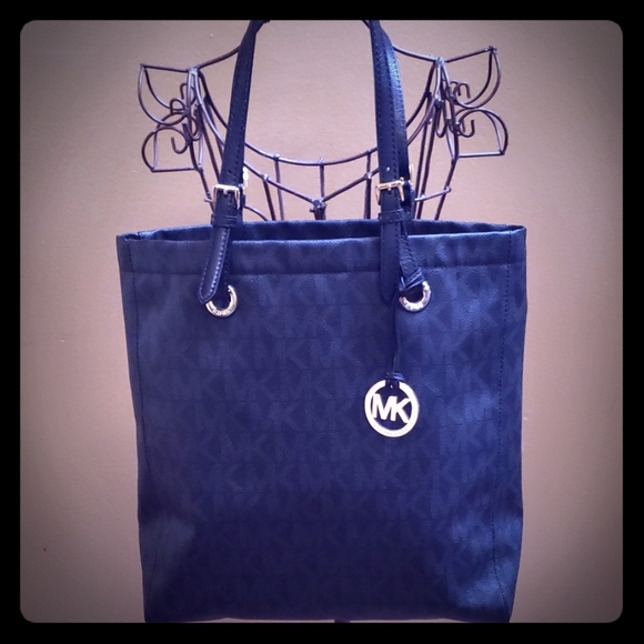 Michael Kors Handbag - Picture 1 of 4